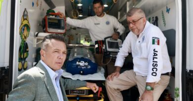 Entregan Ambulancia a Hospitales de Autlán y La Huerta