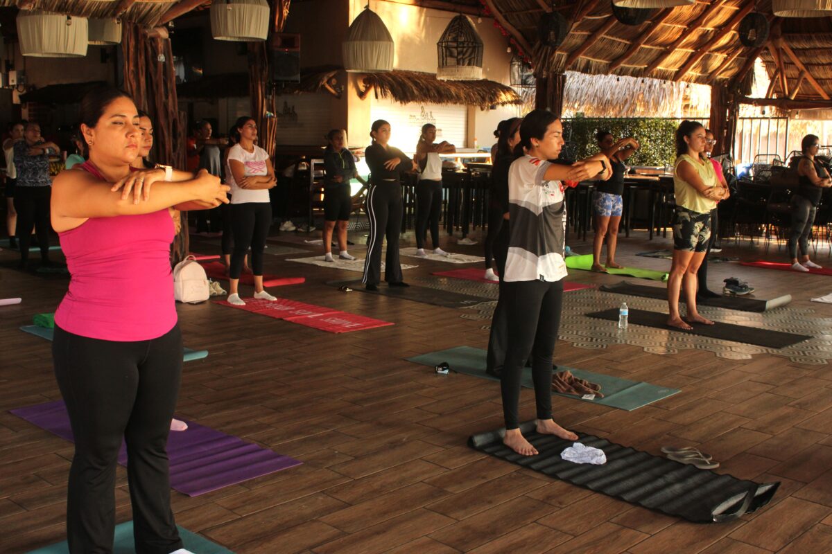 Clase de Yoga: Regalo Especial a Mamás