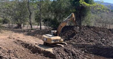 Chayo Delgado Pone “Maquinaria en Movimiento” por el Campo