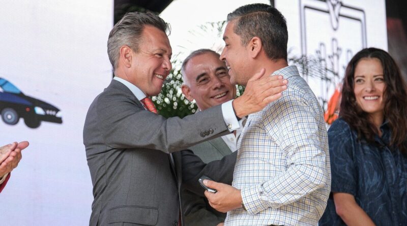 Entrega Patrullas Pablo Lemus a La Huerta