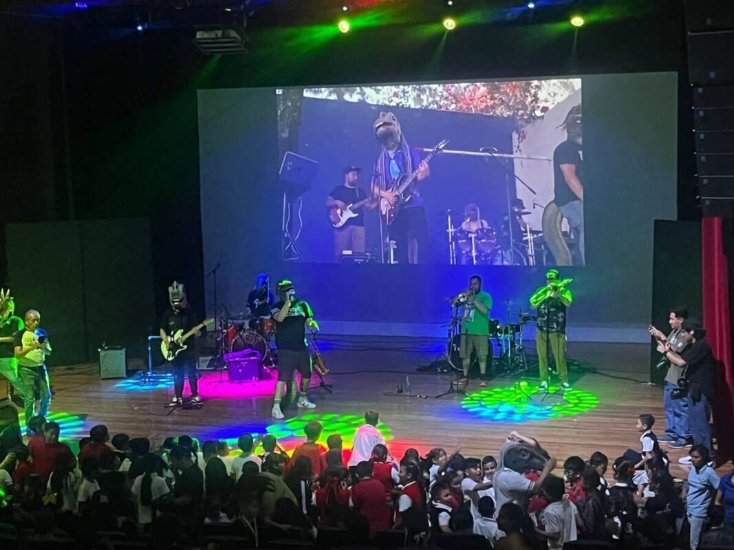 Participan Primarias de La Huerta en Festival Papirolas Autlán 2026
